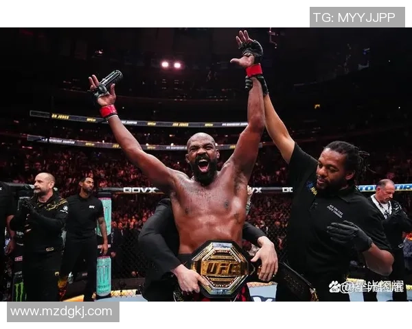 琼斯的传奇人生与事业发展探索：从平凡到卓越的奋斗历程